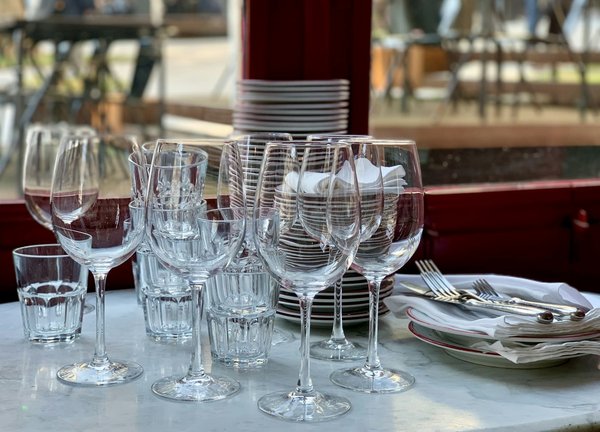 Service assiette design :  transformer vos repas en moments artistiques uniques